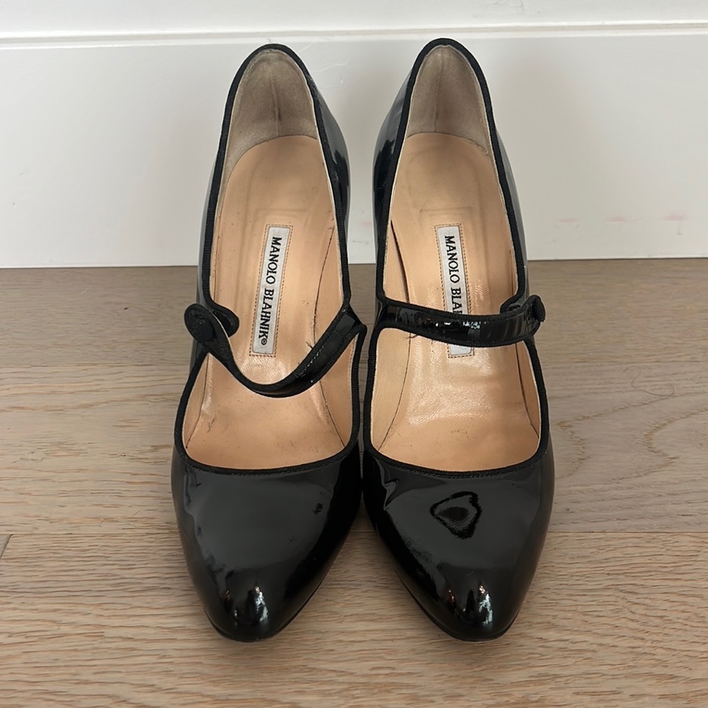 Manolo Blahnik Mary Jane high heels in black. Size 39 1/2